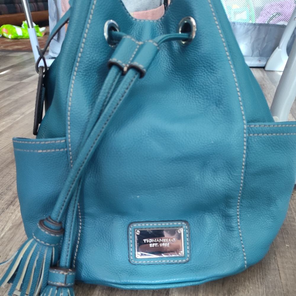 Tignanello EST.1989 authentic Italian leather bag.